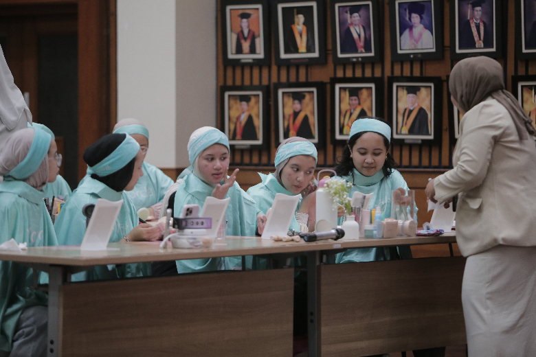 Green rectangular placeholder image 150 by 90 pixels